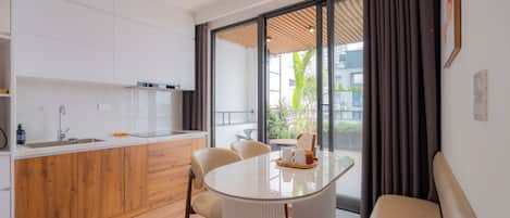 Chambre Double Exécutive, 1 chambre, non-fumeurs, terrasse | Restauration dans la chambre