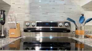 Private kitchen - perfect place to stay this place is only 2 min from I-74 EXIT96 I-70 EXIT91 (Indianapolis)