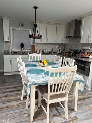 Private kitchen - perfect place to stay this place is only 2 min from I-74 EXIT96 I-70 EXIT91 (Indianapolis)