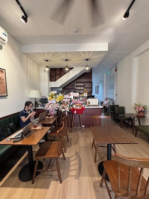 Coffee shop - Miracle Boutique - Near Tan Dinh Church (District three)