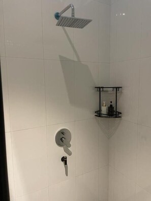 Classic Room | Bathroom - HOTEL BESAR PURWOKERTO (Purwokerto)
