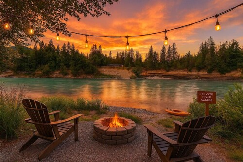 Sunny Retreat River Cabin -Fishing/HotTub/Sauna/EV