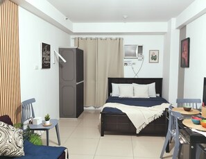 Desk, free WiFi - Shore City Central Stay Apartments (Pasay)