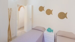 Unclassified image, 3 of 12, button - Comfortable double bedroom apartment just 50 meters from the sea! (Marina di Campo)