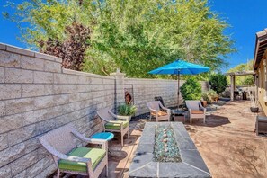 Terrace/patio - Experience comfort and convenience at this peaceful retreat in French Valley! (Winchester)