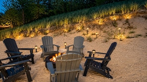 Property grounds - The Sandpearl - modern dune home,hot tub, fire pit, barbeque, beaches, wineries (Stevensville)