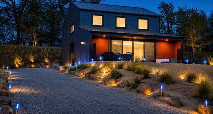 The Sandpearl - modern dune home,hot tub, fire pit, barbeque, beaches, wineries
