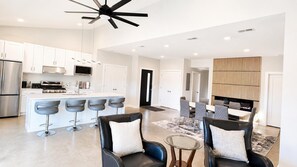 Interior - The Sandpearl - modern dune home,hot tub, fire pit, barbeque, beaches, wineries (Stevensville)