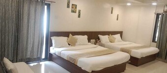 Sai Gangotri Hotel