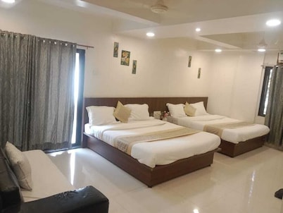 Sai Gangotri Hotel
