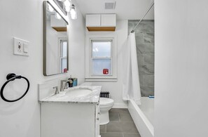 Bathroom - The Buffalo Retreat (Cheektowaga)