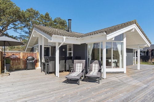 Spa holiday home by Høve Beach