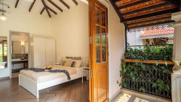 Vila luxo, sacada, vista para o jardim