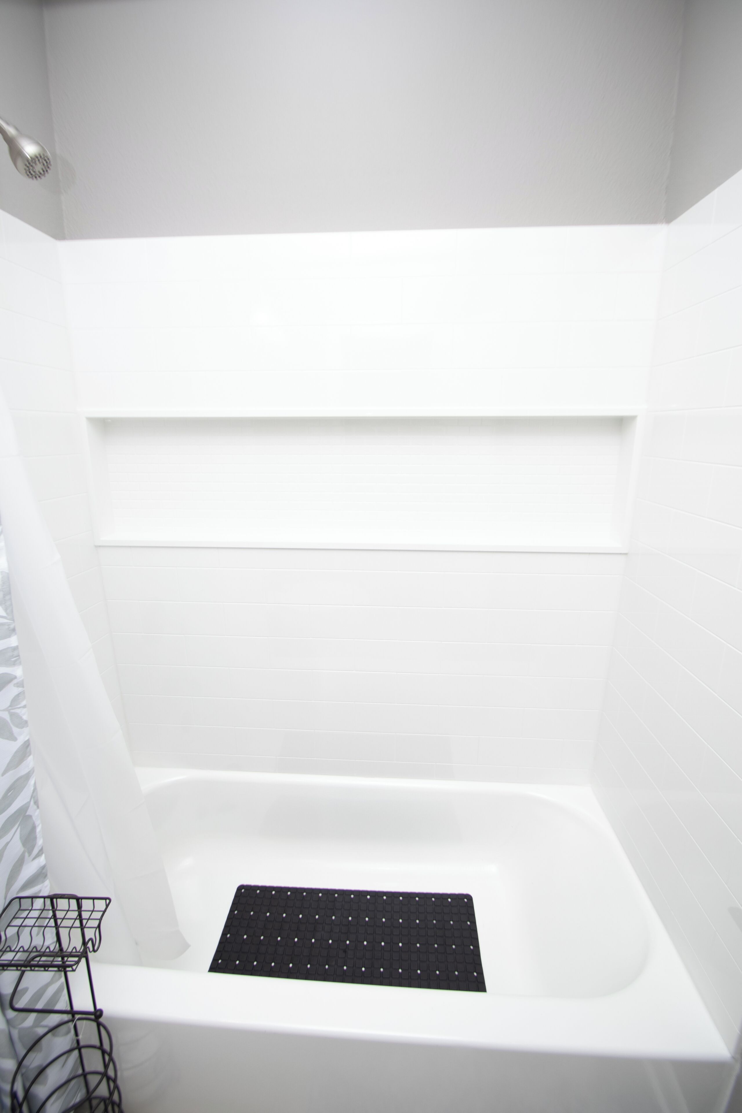 ヘアドライヤー、タオル、石鹸、トイレットペーパー