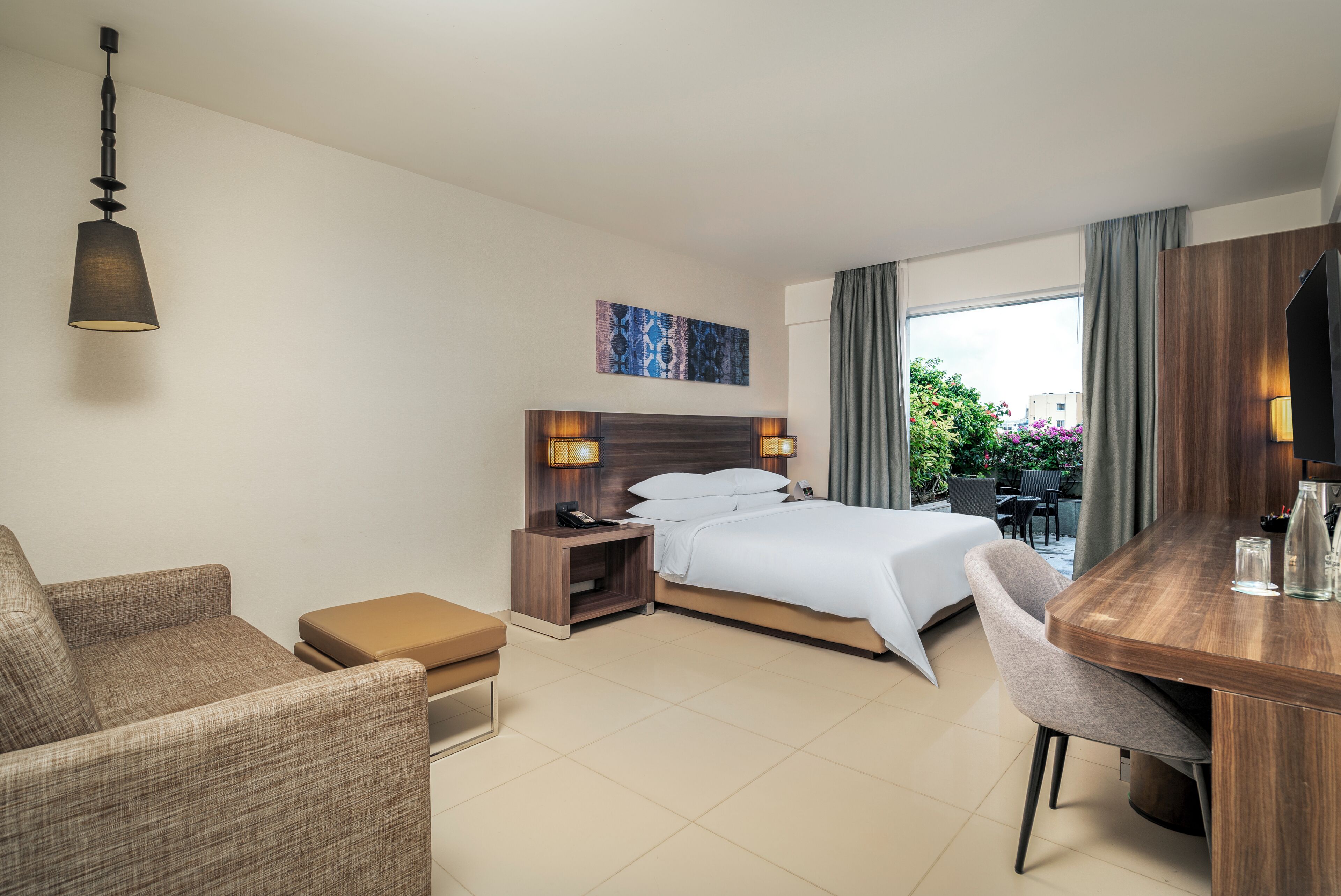 Phòng đôi, ban công