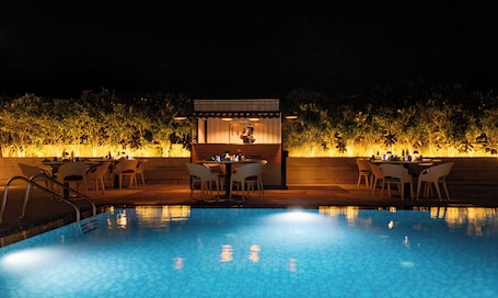Outdoor pool. The Residency Towers Rameswaram