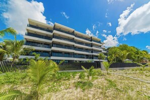 Exterior - Allure #502 - by ZenBreak (Bridgetown)