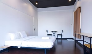 Studio, Balcony | Desk, free WiFi - GO INN Thaphae (Chiang Mai)