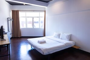 Studio, Balcony | Desk, free WiFi - GO INN Thaphae (Chiang Mai)