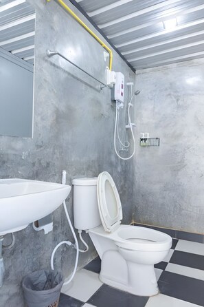 Studio, Balcony - GO INN Thaphae (Chiang Mai)