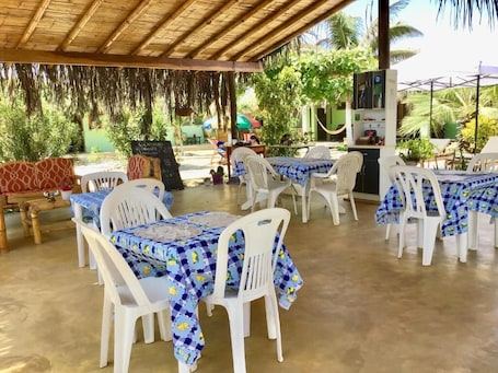 Outdoor dining. La Casa de Jessy