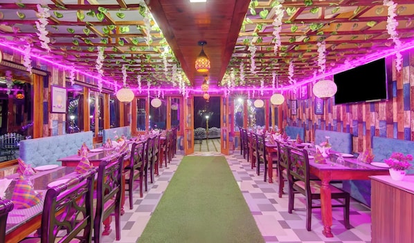 Dining - The Alpine Villa Mcleodganj (Naddi)
