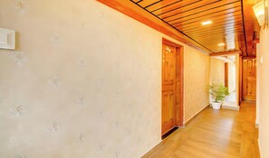 Interior - The Alpine Villa Mcleodganj (Naddi)