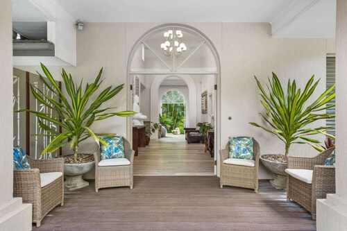 Spacious 7-Bed Family Home in Chapel Hill