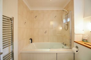 Hair dryer, towels, soap, toilet paper - Delightful 5-bedroom detached house in charming Frome perfect for long stays (Frome)
