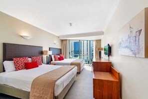 Iron/ironing board, WiFi, bed sheets - Skyline Stay with Balcony (Gold Coast)