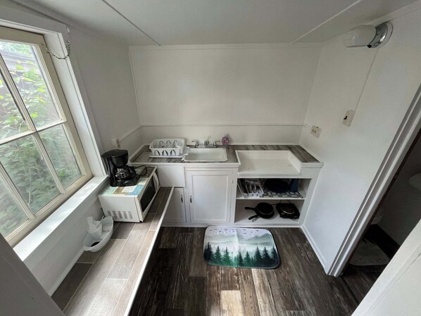 Room - Two Medicine Inn & Resort (East Glacier Park)