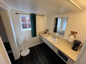 Room - Two Medicine Inn & Resort (East Glacier Park)