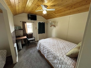 Room - Two Medicine Inn & Resort (East Glacier Park)