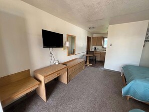 Room - Two Medicine Inn & Resort (East Glacier Park)