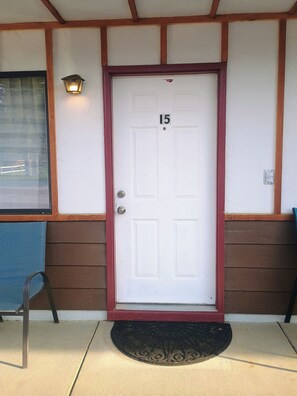 Room - Two Medicine Inn & Resort (East Glacier Park)