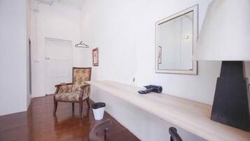 Doppelzimmer, 1 King-Bett, Nichtraucher | Innenbereich