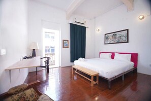 Classic Studio, 1 King Bed, Non Smoking | Free WiFi - Mitr Inn Yaowarat (Bangkok)
