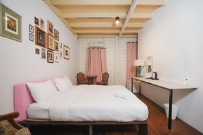 Double Room, 1 King Bed, Non Smoking | Free WiFi - Mitr Inn Yaowarat (Bangkok)