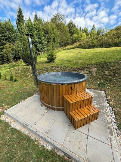 Cozy cottage located in a quiet part of Vychylovka