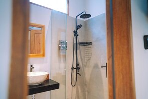 Family Studio with Private Kitchen (Two Queen Beds) | Bathroom | Shower, free toiletries, towels, soap - Susurro Villas (Kuta)