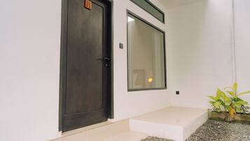 Family Studio with Private Kitchen (Two Queen Beds) | Terrasse/gårdhave