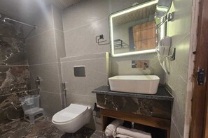 Bathroom - Hotel Vishnu Sarovar (Badrinath)