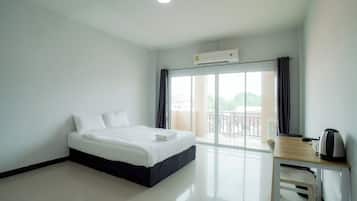 Studio, 1 queensize bed, balkon | Een bureau, gratis wifi