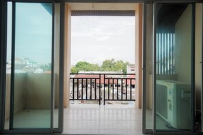 Studio, 1 Queen Bed, Balcony | Terrace/patio - NP Place Santitham (Chiang Mai)