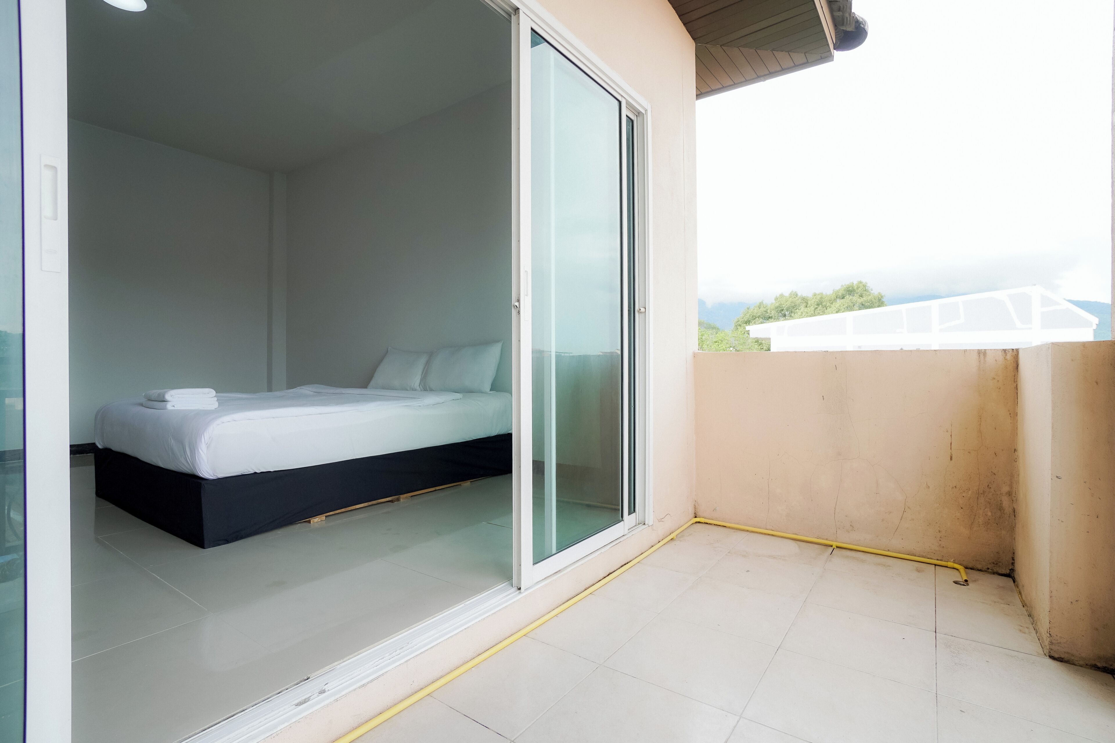 สตูดิโอ, เตียงควีนไซส์ 1 เตียง, ระเบียง | ลานระเบียง/นอกชาน