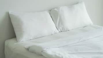 Studio, 1 Queen Bed, Balcony