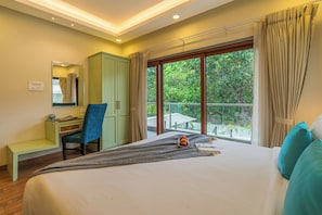 Vila luxo, sacada, vista para o jardim | Ferros/tábuas de passar roupa, Wi-Fi de cortesia