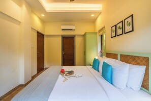 Deluxe Villa, Balcony, Garden View - ELIVAAS Azalea 3 BHK with Pvt Pool  (Siolim)