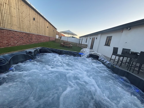 Little Harbours Hideaway - 3 bedroom barn conversion set in 6 acres of land 