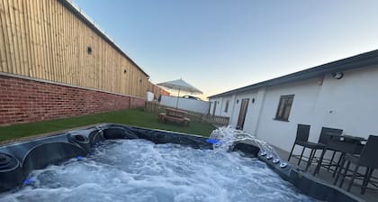 Little Harbours Hideaway - 3 bedroom barn conversion set in 6 acres of land